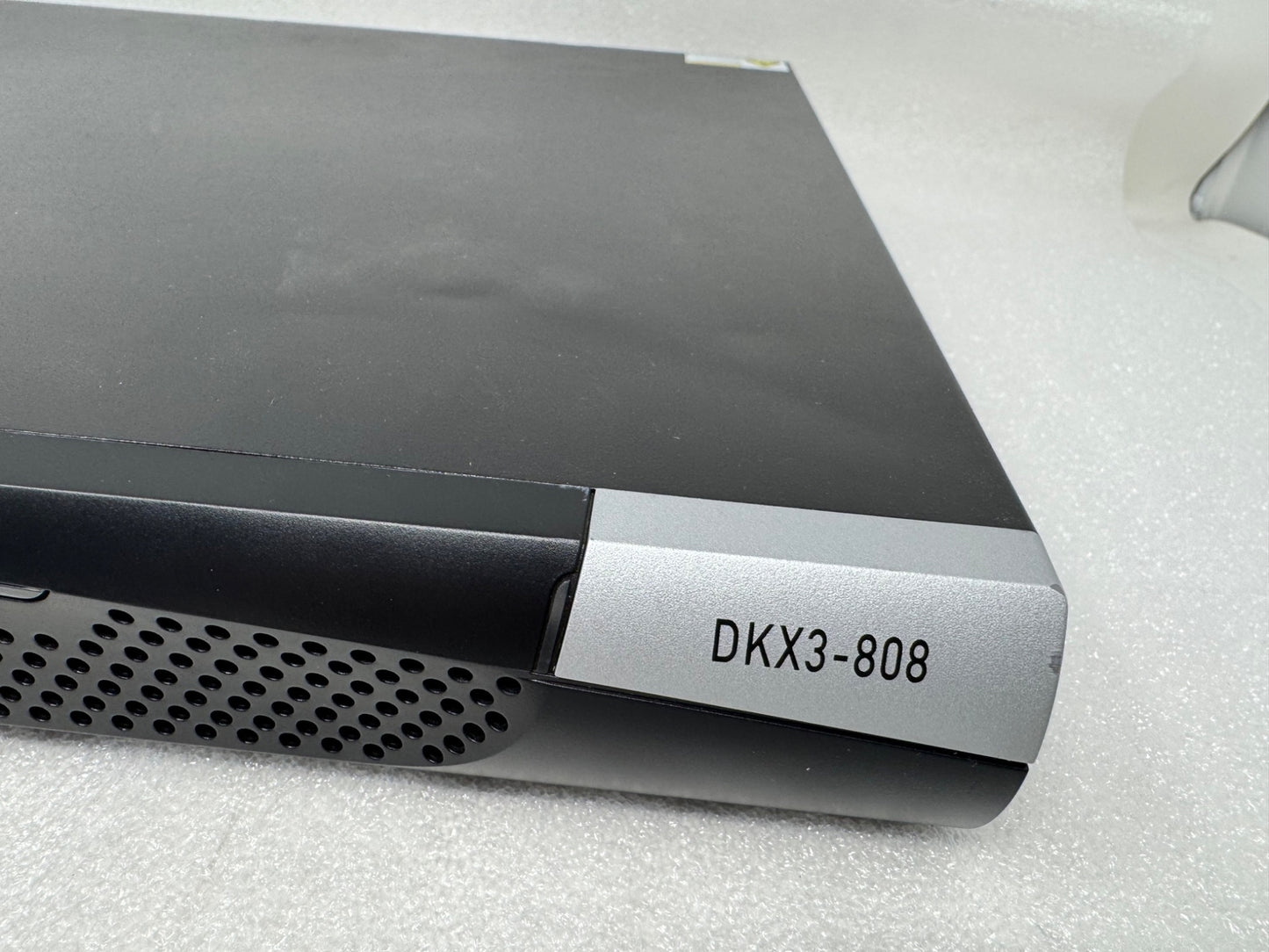Raritan Dominion DKX3-808 8 Port KVM Over IP Switch DKXIII 8 user 8 ports