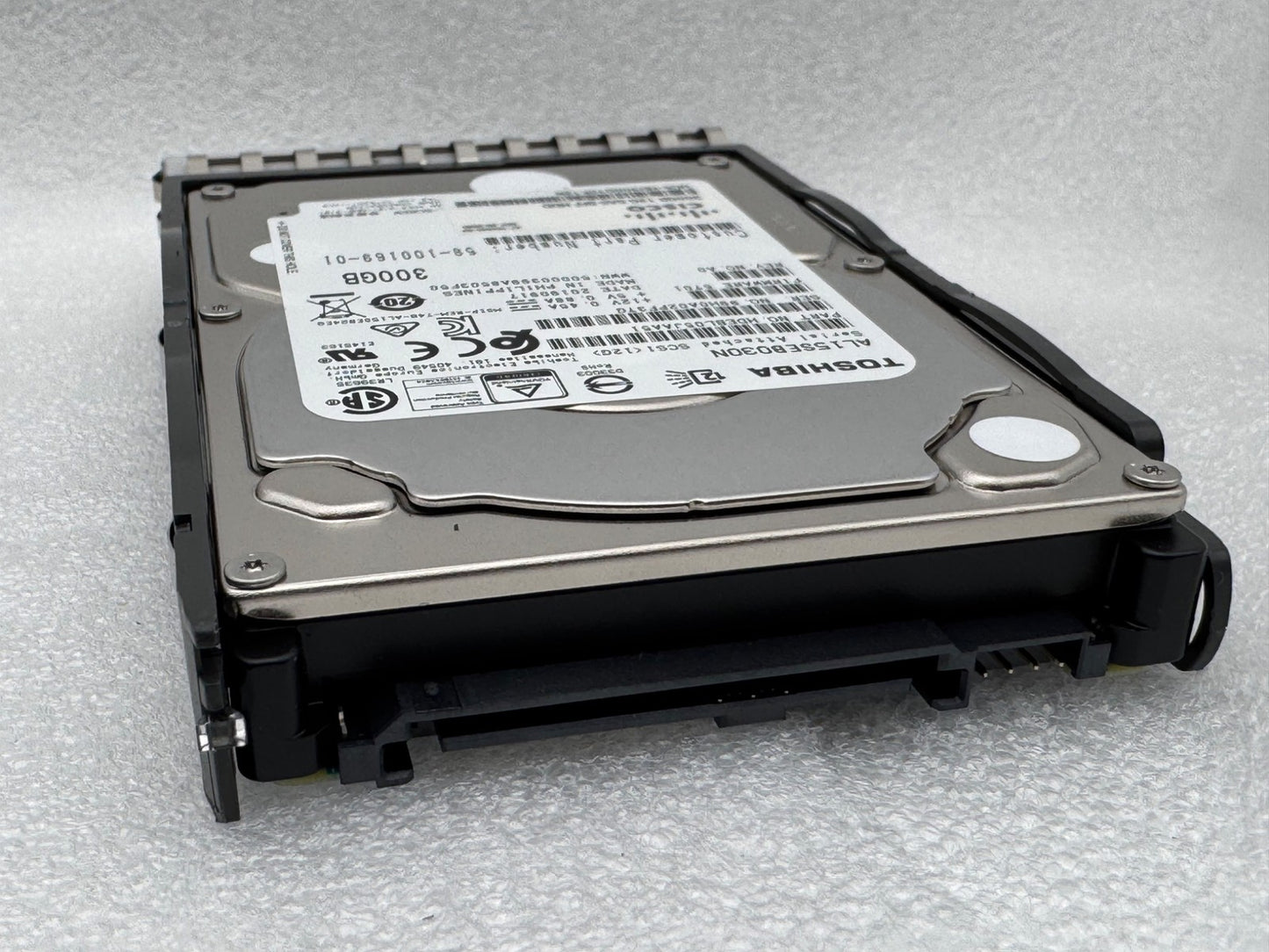 Cisco 300GB SAS 10k 12Gb/s 2.5" UCS-HD300G10K12N Server Hard Drive HDD w M5 Tray