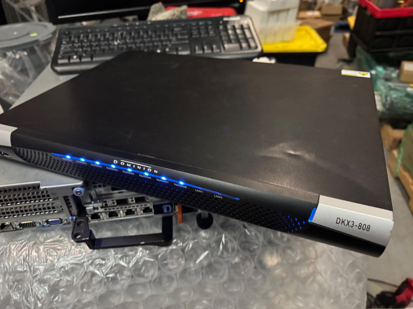 Raritan Dominion DKX3-808 8 Port KVM Over IP Switch DKXIII 8 user 8 ports
