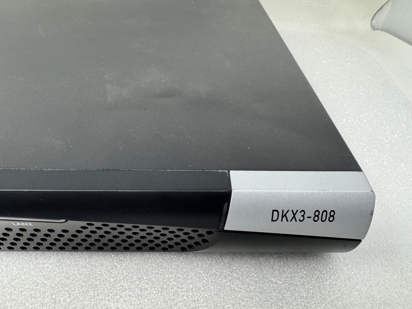 Raritan Dominion DKX3-808 8 Port KVM Over IP Switch DKXIII 8 user 8 ports