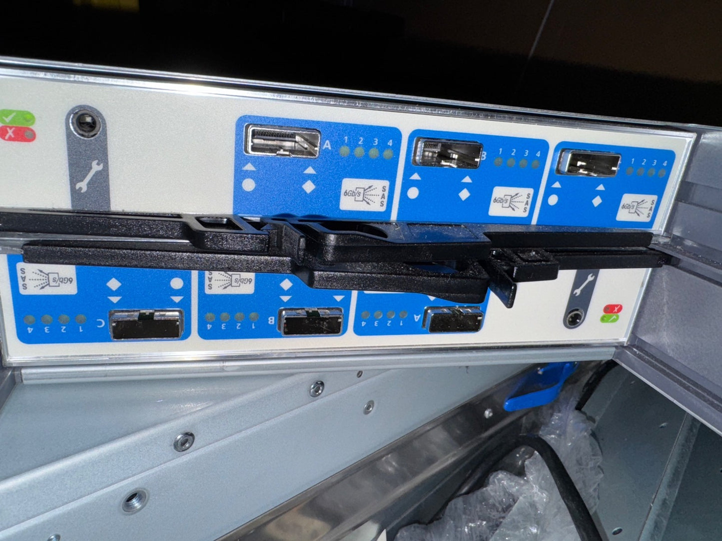 Dell Compellent Xyratex EB-2425 Direct Attached Storage 24x 900gb SFF 2.5 Bay
