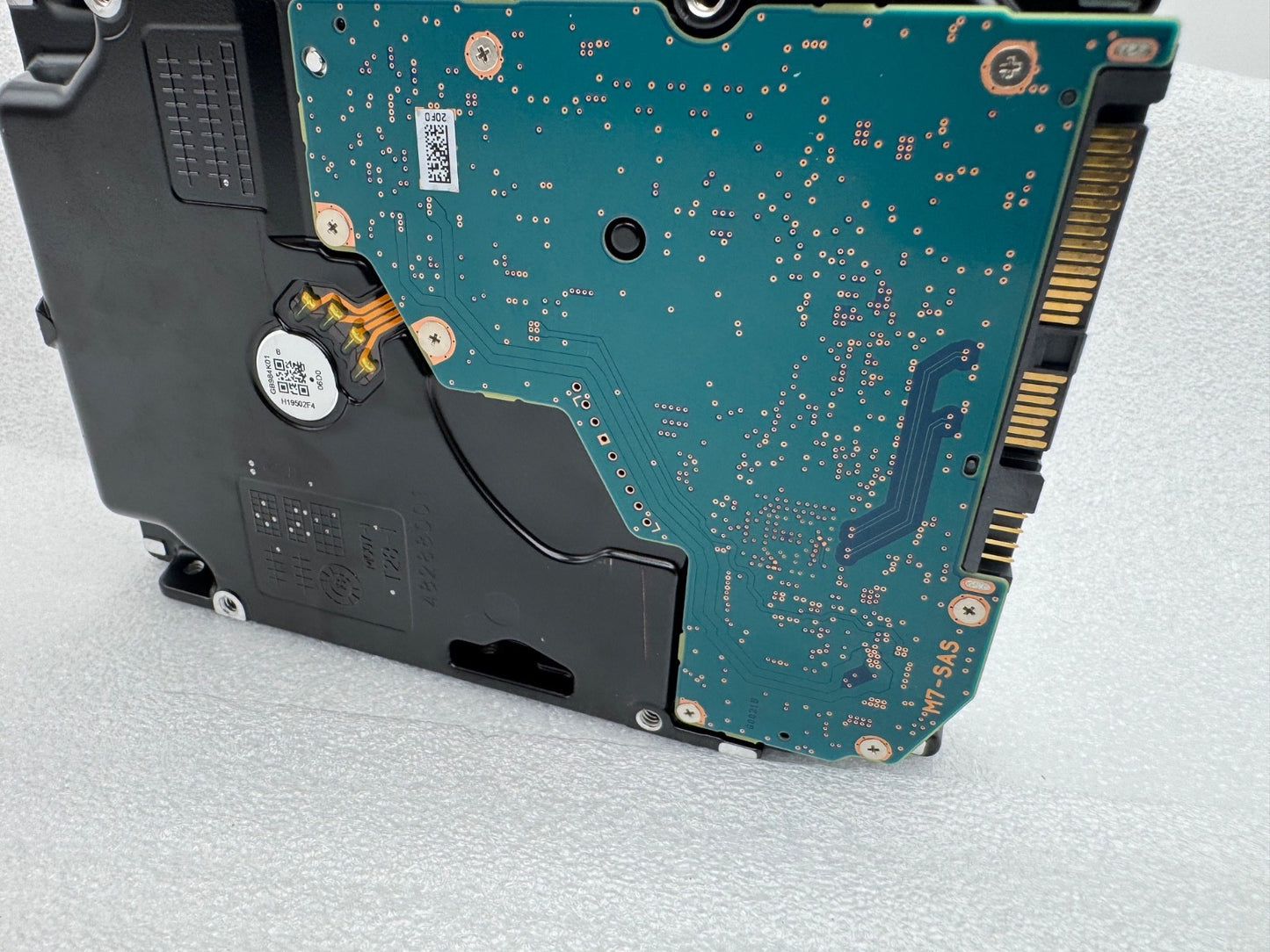 MG07SCA12TEY KFJ7G Dell EMC 12TB 7.2K RPM 12Gb/s 3.5" SAS Hard Drive Toshiba