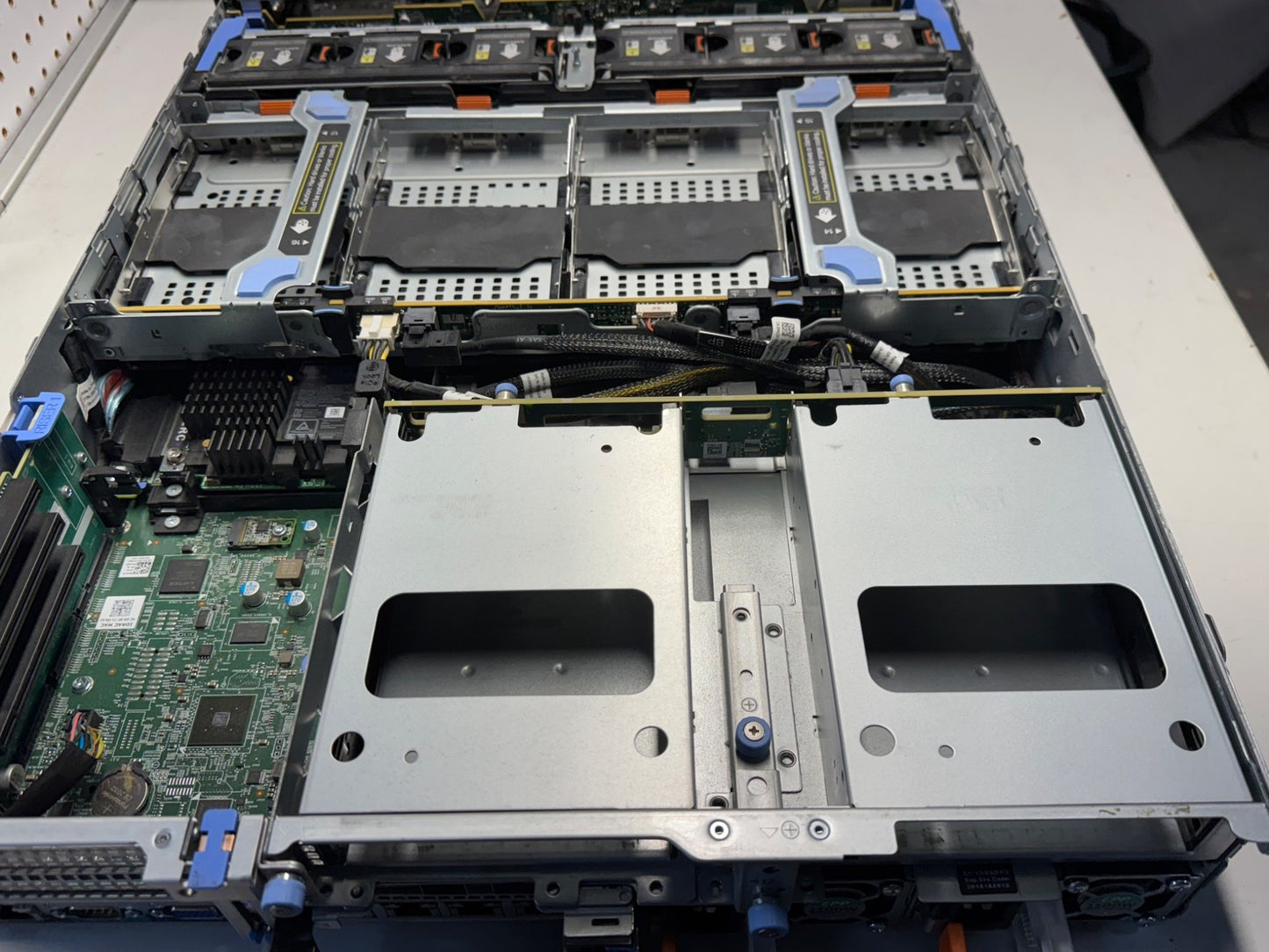 Dell Poweredge R740XD 3.5" 18 Bay 3.5" LFF H740P 2x Silver 4216 2xPSU Server CTO