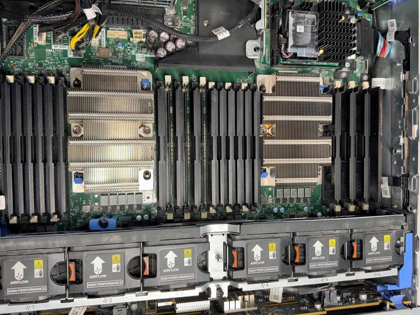 Dell Poweredge R740XD 3.5" 18 Bay 3.5" LFF H740P 2x Silver 4216 2xPSU Server CTO