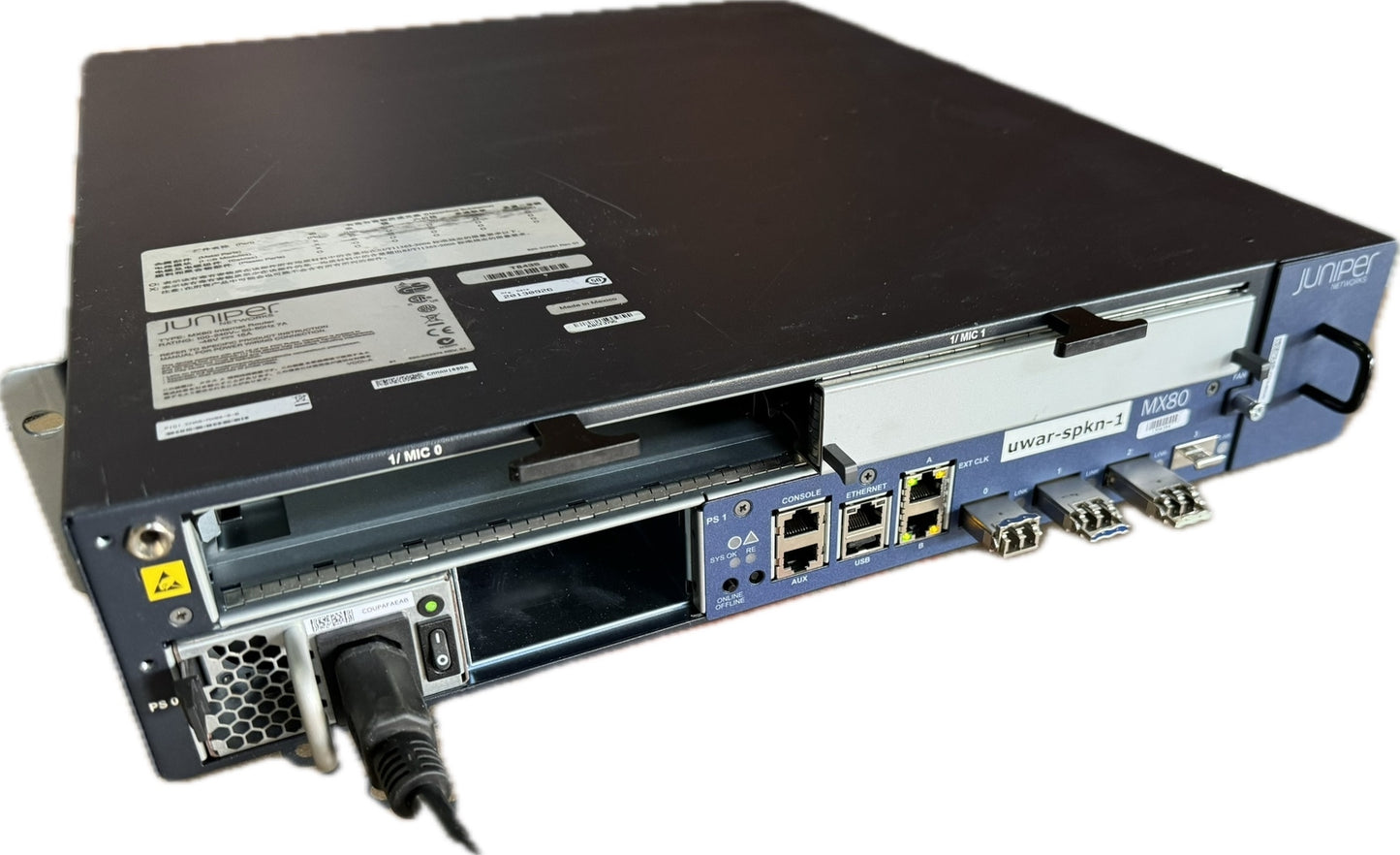 Juniper MX80 Internet Router Chassis Chas-MX80-S-B w 1x AC power supply