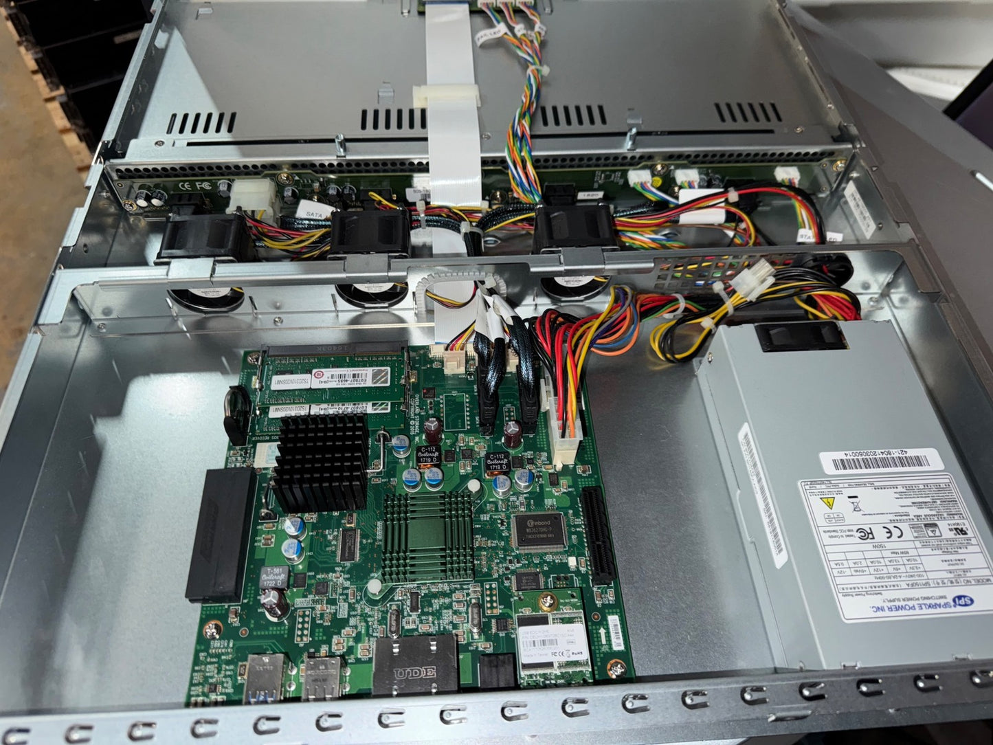 Overland Storage SnapServer Series 4 bay NAS SAN PN: 10300684-001 diskless NO HD