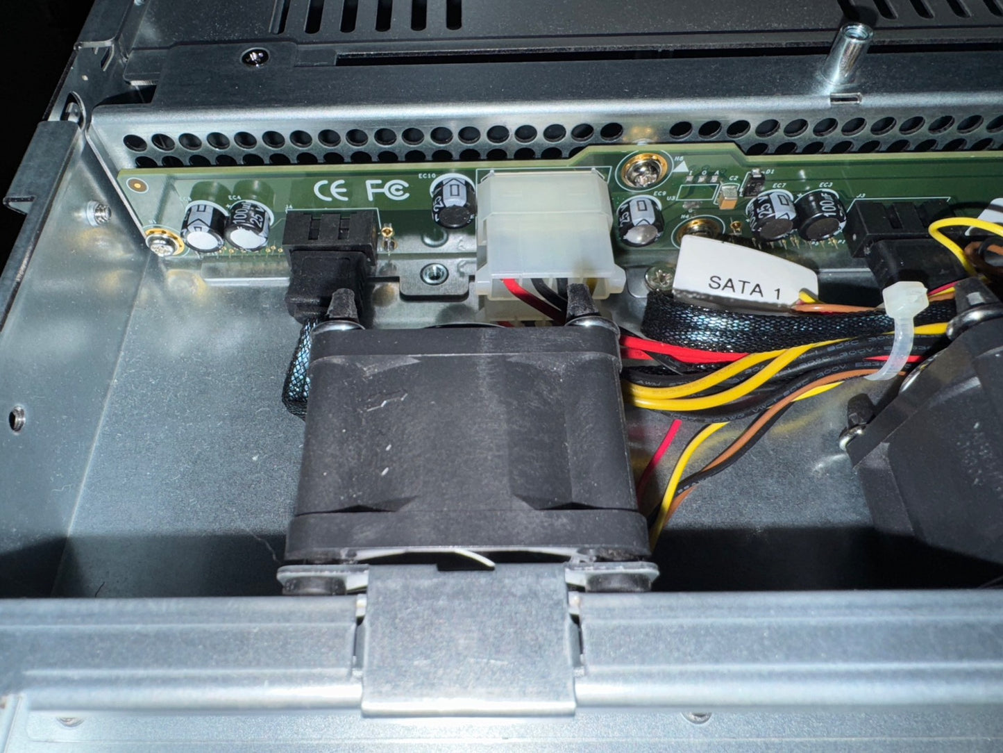Overland Storage SnapServer Series 4 bay NAS SAN PN: 10300684-001 diskless NO HD