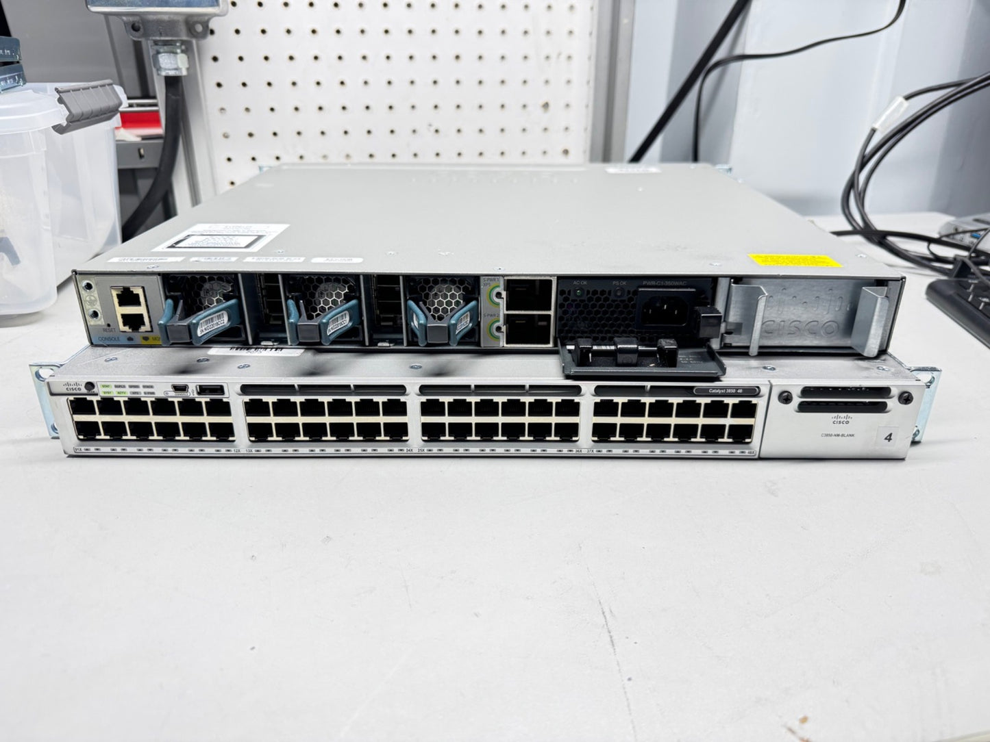 Cisco Catalyst 3850 48 Port Gigabit Switch WS-C3850-48T-S with 1x PSU 350wac
