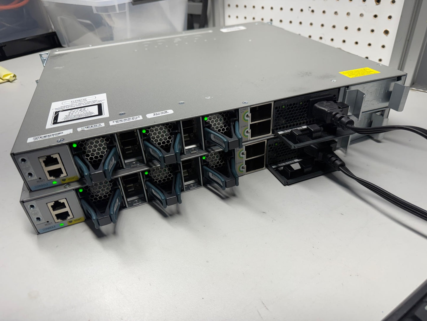 Cisco Catalyst 3850 48 Port Gigabit Switch WS-C3850-48T-S with 1x PSU 350wac