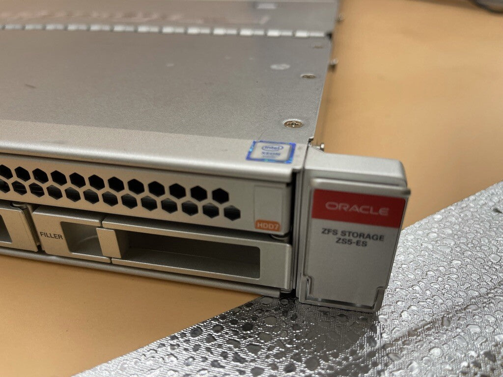 Sun Oracle ZFS storage  ZS5-ES (X5-2) 1U 8-bay SFF Server Bare CTO w raid 2x PSU