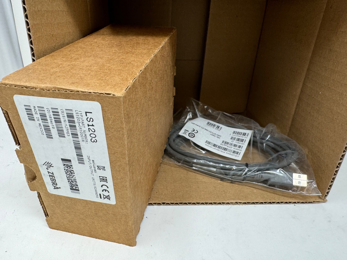 New ZEBRA Motorola Symbol LS1203-CR10001R BARCODE LASER SCANNER w USB Cable