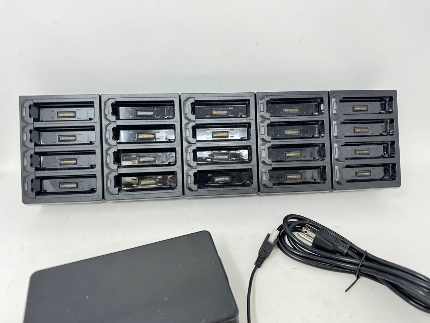 Zebra SAC-NWTRS-20SCH-01 WT6000/RS6000 20 Slot Battery Charger w AC adapter