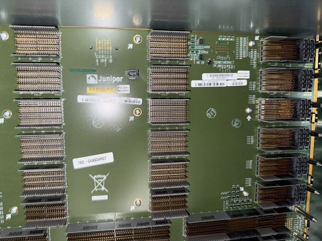 Juniper EX9208-CHAS-S-A EX9208 8-slot Switch Chassis w Fantray FANTRAY-MX480-HC