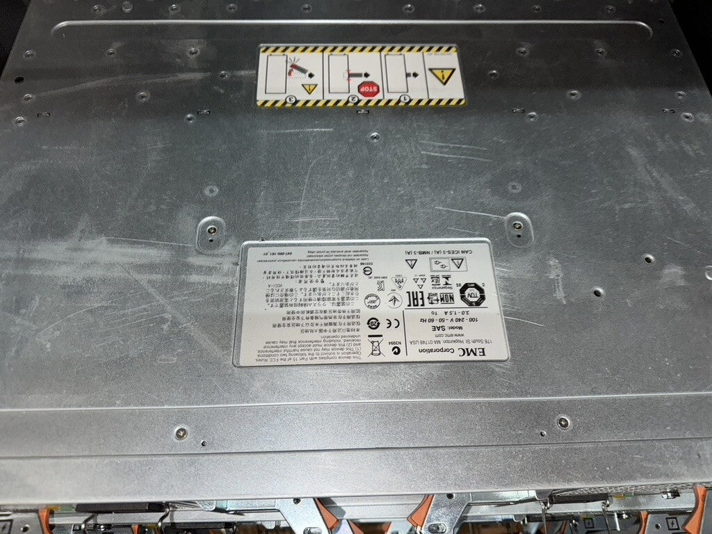 EMC SAE 100-562-712 Array Enclosure w/ 2x PWS 2x 6Gb SAS Controller 303-104-000E