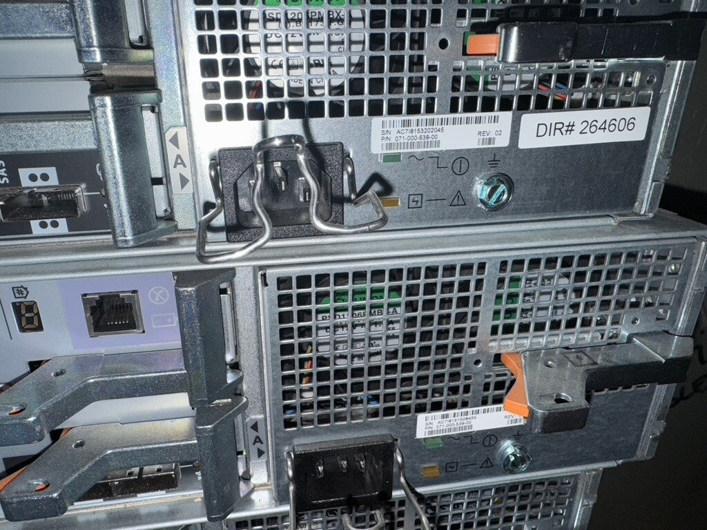 EMC SAE 100-562-712 Array Enclosure w/ 2x PWS 2x 6Gb SAS Controller 303-104-000E