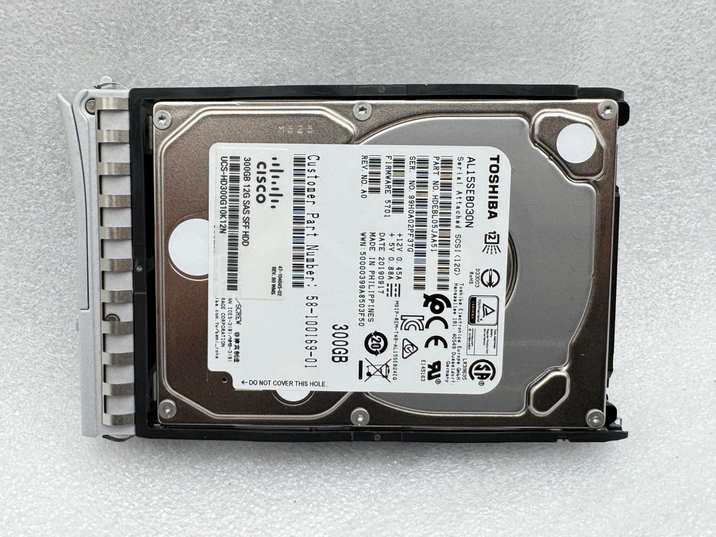Cisco 300GB SAS 10k 12Gb/s 2.5" UCS-HD300G10K12N Server Hard Drive HDD w M5 Tray