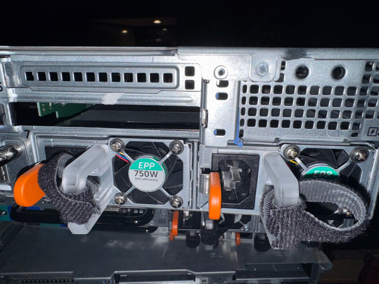 Dell R730 Server 8 bay 2.5" SFF 2x E5-2637 v4 3.5GHz Perc H730 2x PSU 750W L3