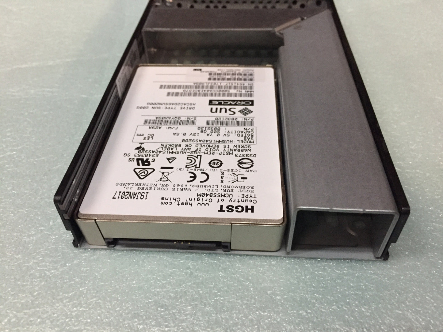 SUN ORACLE 7094120 200GB SAS SSD Solid State Drive Assembly SFF LFF adapter Tray