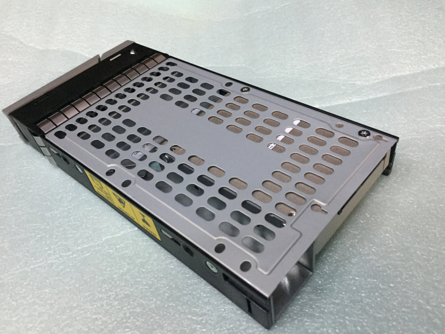 SUN ORACLE 7094120 200GB SAS SSD Solid State Drive Assembly SFF LFF adapter Tray