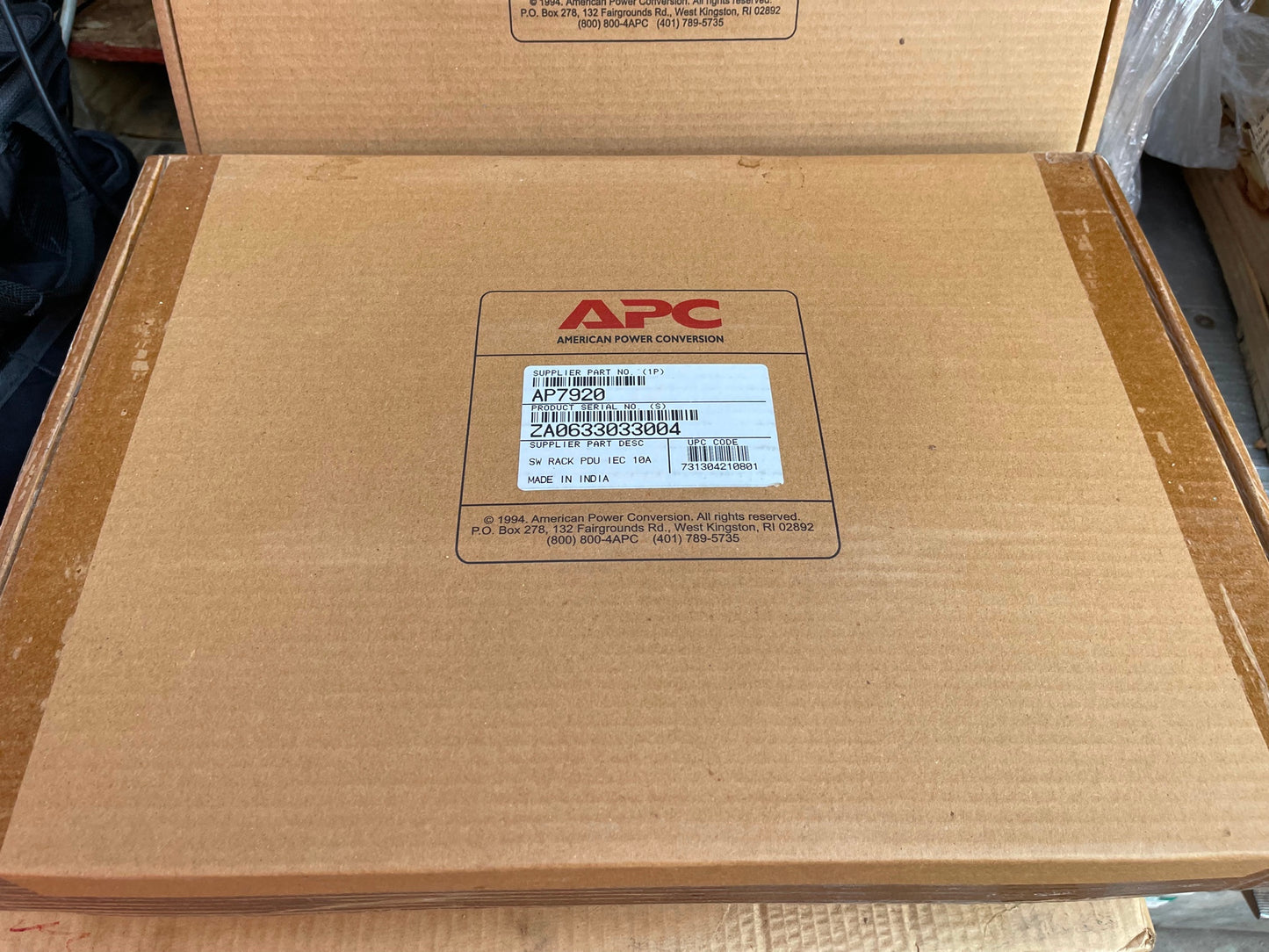 LOT NEW in OPEN BOX 8x APC AP7920 Rack Switched PDU and 2x AP7721 for npcy-buyer